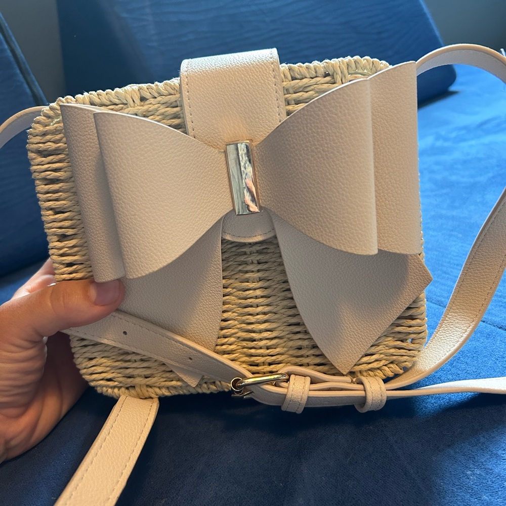 Neutral granmillenial woven bow bag